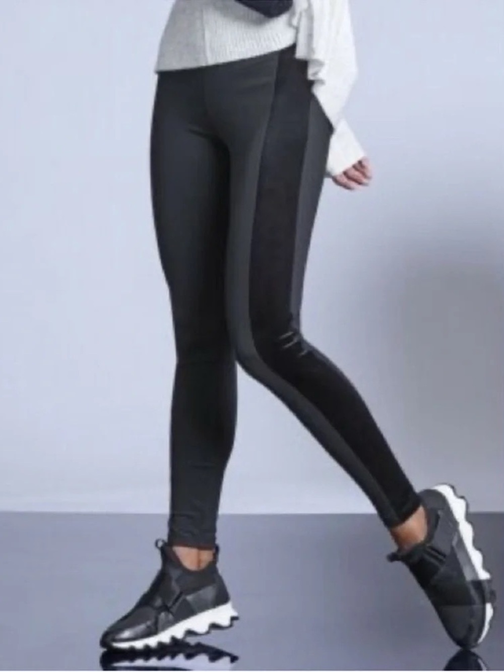 Athleta Size Medium Black High-Rise Metro Velvet Tux Leggings